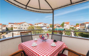Gorgeous Apartment In Srima With Kitchen